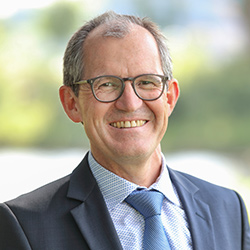 Dr. Lutz Fischer